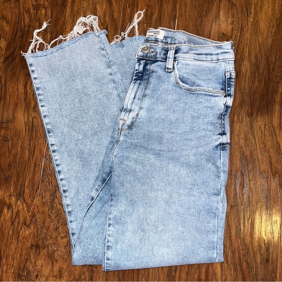 Kensie Denim - Kensie Blue Straight Leg Jeans with Frayed Hem 31